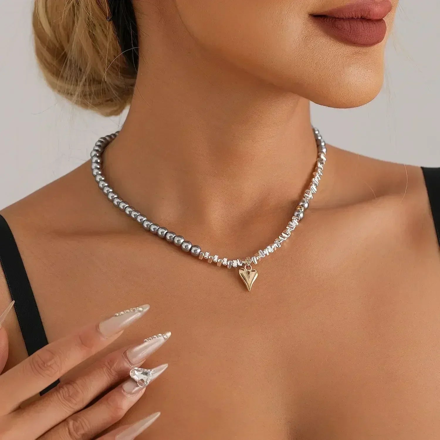 Fashion Heart Beaded Necklace for Women Boho Elegant Irregular Crystal Chain Y2K Choker Exquisite Party Gift Jewelry Accessories